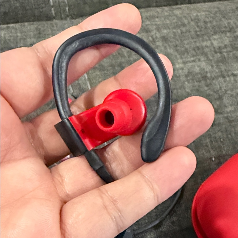 Beats - Beats Powerbeats3 Wireless earphones in red and black - Picture 6 of 9